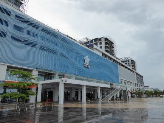 Pusat Membeli-belah Dermaga Oceanus