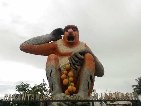 Bekantan Statue
